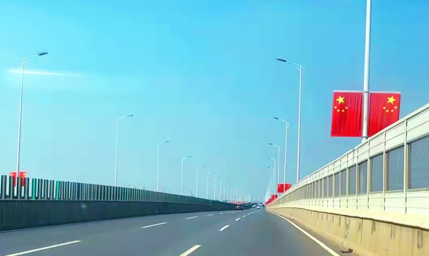 【為群眾辦實(shí)事】迎國(guó)慶！南昌城投運(yùn)管公司彰顯國(guó)企擔(dān)當(dāng) 做好“穩(wěn)安全、保暢通、強(qiáng)服務(wù)”工作